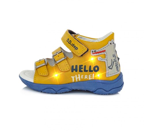 D.D. Step, mustársárga, bőr, kisfú, szandál, LED világítással, krokodilos díszítéssel (20-25); (AC64-6B) (20)