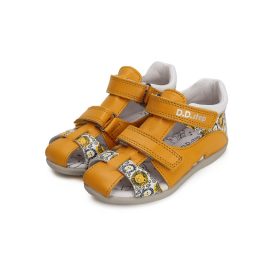   D.D. Step zárt orrú szandál oroszlános (20-24 méretben) G075-41154A (20)