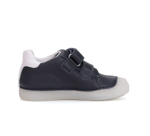 D.D. Step shoes (sizes 25-30) S049-51676 (25)